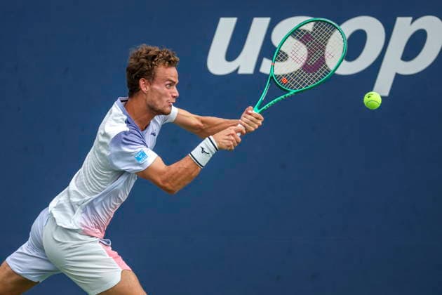 US Open tennis tournament - Day 1 Luca Van Assche of France in action against Cameron Norrie of Great Britain during the Men™s Singles round one of the US Open Tennis Championships at the USTA Billie Jean King National Tennis Center in Flushing Meadows, New York, USA, 30 August 2026. The 2026 US Open tournament runs from 23 August through 13 September. FLUSHING MEADOWS NEW YORK United States  Copyright: xSARAHxYENESELx