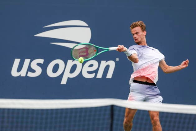US Open tennis tournament - Day 1 Luca Van Assche of France in action against Cameron Norrie of Great Britain during the Men™s Singles round one of the US Open Tennis Championships at the USTA Billie Jean King National Tennis Center in Flushing Meadows, New York, USA, 30 August 2026. The 2026 US Open tournament runs from 23 August through 13 September. FLUSHING MEADOWS NEW YORK United States  Copyright: xSARAHxYENESELx