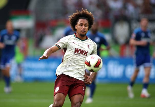 Fussball, Herren, Saison 2026 2027, FC Augsburg - FC Schalke 04, Bundesliga, WWK Arena Han-Noah Massengo (FC Augsburg) mit Blick auf den Ball DFL DFB regulations prohibit any use of photographs as image sequences and or quasi-video *** Soccer, Men s, 2026–2027 Season, FC Augsburg vs. FC Schalke 04, Bundesliga, WWK Arena; Han Noah Massengo of FC Augsburg looking at the ball. DFL and DFB regulations prohibit any use of photographs as image sequences and or quasi-video.