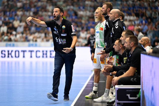 Gummersbach, Schwalbe Arena, 30.08.26, GER, Herren, Handball-Bundesliga, Opel HBL, Saison 2026-2027, VfL Gummersbach - SC Magdeburg Bild: Trainer Bennet WIEGERT (Magdeburg) Nordrhein-Westfalen Deutschland