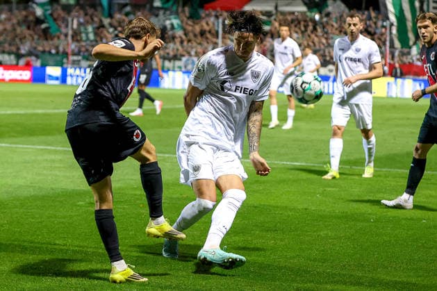 30.08.2026, xsscx, Fußball 3. Liga, Viktoria Köln - Preußen Münster, 3. Spieltag, Sportpark Höhenberg, Saison 2026 2027: Niklas Jahn (Viktoria Köln 16) im Zweikampf gegen Antonio Tikvic (SC Preußen Münster 4) DFB regulations prohibit any use of photographs as image sequences and or quasi-video. Photo: xSandraxScherningxPressefotoKochx Nordrhein-Westfalen Deutschland