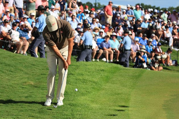 ATLANTA, GA - AUGUST 30: Adam Scott of Australia chips onto the 18th green during the fourth and final round of the PGA, Golf Herren Tour Championship on August 30, 2026 at East Lake Golf Club in Atlanta, Georgia. (Photo by David J. Griffin Icon Sportswire) GOLF: AUG 30 PGA Tour Championship EDITORIAL USE ONLY Icon9532608301006