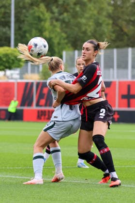 Leverkusen, Deutschland: 30.08.2026 - 1. Frauenbundesliga 2026 2027 - Bayer Leverkusen Frauen vs. VfL Wolfsburg Frauen Im Bild: v.li. im Zweikampf Anny Kerim-Lindland (Wolfsburg) und Selina Ostermeier (Leverkusen) *** Leverkusen, Germany, August 30, 2026, Women s Bundesliga 2026–2027: Bayer Leverkusen Women vs. VfL Wolfsburg Women. Pictured, from left, in a tackle: Anny Kerim Lindland (Wolfsburg) and Selina Ostermeier (Leverkusen) Copyright: HMBxMedia MadeleinexFantini