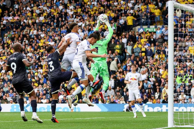 LEEDS, ENGLAND - AUGUST 30: Goalkeeper James Trafford of Leeds United saves the ball during the Premier League match between Leeds United and Brentford at Elland Road on August 30, 2026 in Leeds, England. Copyright: xSeanxChandlerx xSPPx Sportspressphoto_SPR221145