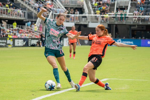 Washington D.C., United States, August 30th 2026: Paige Metayer (26 Washington Spirit) moves past Jenna Nighswonger s (31 Bay FC) tackle during the National Women s Soccer League match between the Washington Spirit and Bay FC at Audi Field in Washington, D.C., United States. (Taneen Momeni SPP) Copyright: xTaneenxMomenix xSPPx spp-en-TaMoSp-260823_WashingtonSpiritvsBayFC_TaneenMomeni22