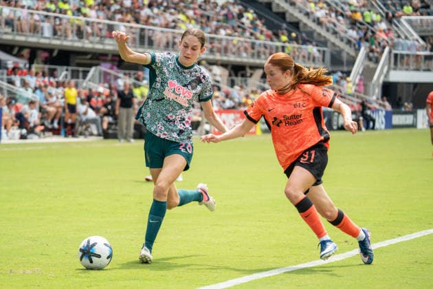 Washington D.C., United States, August 30th 2026: Paige Metayer (26 Washington Spirit) and Jenna Nighswonger (31 Bay FC) fight for the ball during the National Women s Soccer League match between the Washington Spirit and Bay FC at Audi Field in Washington, D.C., United States. (Taneen Momeni SPP) Copyright: xTaneenxMomenix xSPPx Sportspressphoto_SPR221196