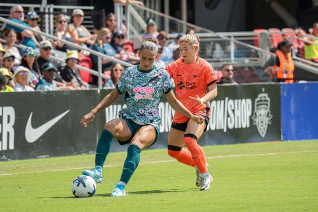 Washington D.C., United States, August 30th 2026: Trinity Rodman (2 Washington Spirit) maintains possession of the ball during the National Women s Soccer League match between the Washington Spirit and Bay FC at Audi Field in Washington, D.C., United States. (Taneen Momeni SPP) Copyright: xTaneenxMomenix xSPPx spp-en-TaMoSp-260823_WashingtonSpiritvsBayFC_TaneenMomeni39