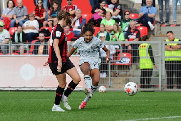 30.08.2026, xgrfx, Fussball Google Pixel Frauen-Bundesliga, Bayer Leverkusen - VfL Wolfsburg v.l. Cora Zicai (VfL Wolfsburg) Leverkusen *** August 30, 2026, xgrfx, Soccer Google Pixel Women s Bundesliga, Bayer Leverkusen vs. VfL Wolfsburg, Cora Zicai, VfL Wolfsburg, Leverkusen