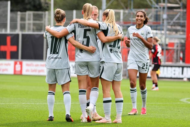 Leverkusen, Deutschland: 30.08.2026 - 1. Frauenbundesliga 2026 2027 - Bayer Leverkusen Frauen vs. VfL Wolfsburg Frauen Im Bild: *** Leverkusen, Germany, August 30, 2026, Women s Bundesliga 2026–2027, Bayer Leverkusen Women vs. VfL Wolfsburg Women, In the photo Copyright: HMBxMedia MadeleinexFantini