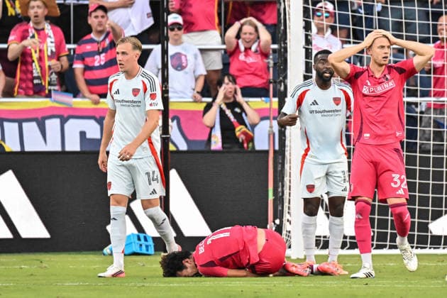 ST. LOUIS, MO - AUGUST 30: Timo Baumgartl (32) of the St. Louis CITY SC and Shaq Moore (18) of the FC Dallas react as Simon Becher (11) of the St. Louis CITY SC does down in the goal box after trying to take a shot during the MLS, Fussball Herren, USA regular season match where St. Louis CITY SC hosted FC Dallas on Sunday August 30th, 2026, at Energizer Park in St. Louis City, MO. (Photo by Rick Ulreich Icon Sportswire) SOCCER: AUG 30 MLS St. Louis CITY SC vs FC Dallas EDITORIAL USE ONLY Icon26083018