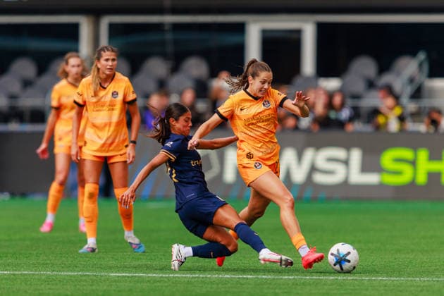 August 30, 2026, Seattle, Washington, USA: Houston Dash Forward KAT RADER ( 22) controls the ball during the first half of a NWSL 2026 regular season game between Seattle Reign FC and Houston Dash at Lumen Field in Seattle on August 30, 2026. Seattle won 1:0. Seattle USA - ZUMAw150 20260830_zsp_w150_039 Copyright: xJasonxWangx