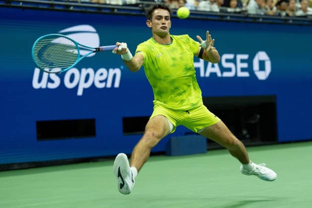 2026 US Open - Day 1 NEW YORK, NEW YORK - AUGUST 30: Mariano Navone of Argentina returns a shot during his match against Novak Djokovic of Serbia during the 2026 US Open - Day 1 at USTA Billie Jean King National Tennis Center on August 30, 2026 in New York, New York. New York USTA Billie Jean King National Tennis Center New York United States Copyright: xSusanxMullane ISIxPhotosx 9746