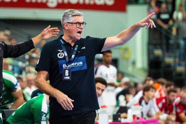 30.08.2026, xovx, Handball Opel Handball-Bundesliga, HSG Wetzlar - SG BBM Bietigheim Trainer Runar Sigtryggsson (HSG Wetzlar) gestikulierend, mit den Armen gestikulierend Wetzlar Buderus Arena Hessen Deutschland (DE)