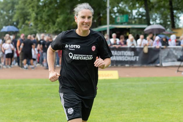 FC Nieder-Florstadt Ü40 - Eintracht Frankfurt Traditionsmannschaft, Eintracht in der Region Birgit Prinz beim Aufwärmen. Spiel der Traditionsmannschaft von Eintracht Frankfurt beim FC Nieder-Florstadt am 28. August 2026., Florstadt Hessen Deutschland Waldsportplatz Nieder-Florstadt