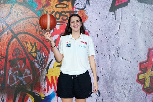 August 31, 2026, Madrid, Madrid, Spain: Paula Ginzo of Spain poses for a photo during the farewell ceremony for the Spanish women s national basketball team ahead of the 2026 FIBA Women s Basketball World Cup in Berlin, at Endesa Headquarters on August 31, 2026, in Madrid, Spain. Farewell Ceremony Spanish Women s National Basketball Team - FIBA World Cup 2026  - ZUMAa181 20260831_zaa_a181_007 Copyright: xDennisxAgyemanx
