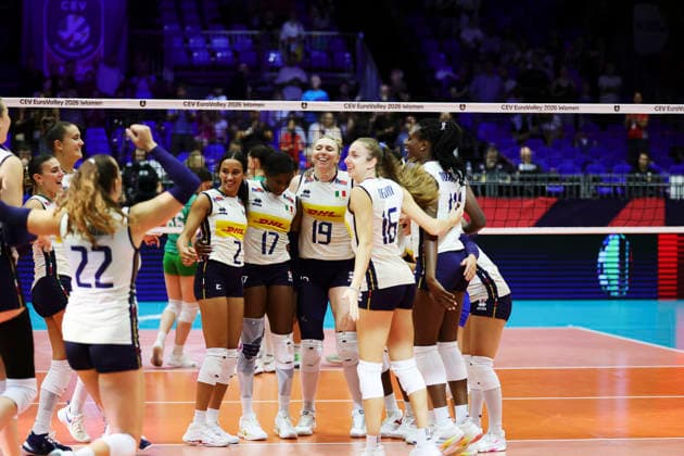 BRNO, TJECKIEN 20260831 Italien jublar efter vinsten under attondelsfinalen i damernas volleyboll-EM mellan Tjeckien och Sverige i Brno, Tjeckien. BRNO TJECKIEN x9200x