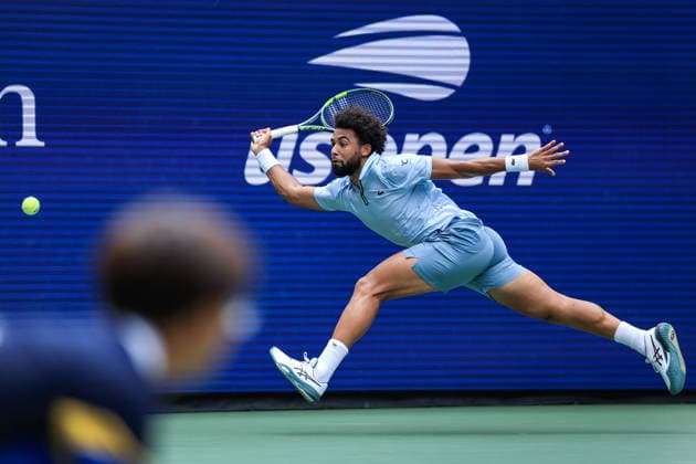 US Open tennis tournament - Day 2 Arthur Fils of France in action against Stefanos Tsitsipas of Greece during the Men s Singles first round tennis match of the US Open Tennis Championships, in Flushing Meadows, New York, USA, 31 August 2026. FLUSHING MEADOWS NEW YORK United States  Copyright: xCRISTOBALxHERRERA-ULASHKEVICHx