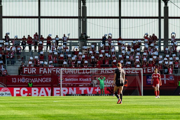 Fussball: Google Pixel Frauen-Bundesliga, 2. Spieltag, FC Bayern München Frauen - 1. FSV Mainz 05 Frauen am 31.08.2026 in München (FC Bayern Campus-Stadion), Deutschland, Saison 2026 2027: Fanprojekt Montagsspiele München FC Bayern Campus-Stadion Deutschland *** Soccer Google Pixel Women s Bundesliga, Matchday 2, FC Bayern Munich Women vs. FSV Mainz 05 Women on August 31, 2026, at FC Bayern Campus Stadium in Munich, Germany, 2026–2027 Season Fan Project Monday Games Munich FC Bayern Campus Stadium Germany Copyright: xPhilippxImhofx