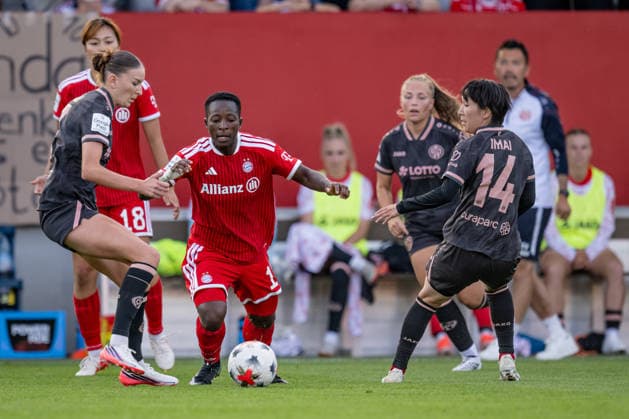 Kampf um den Ball Zweikampf zwischen Gentiana Fetaj (1. FSV Mainz 05, 07) und Bernadette Amani (FC Bayern Muenchen Frauen, 15), rechts Yurina Imai (1. FSV Mainz 05, 14) GER, FC Bayern Muenchen Frauen vs. 1. FSV Mainz 05, Fussball, Google Pixel Frauen-Bundesliga, 2. Spieltag, Saison 2026 2027, 31.08.2026 (DFL DFB REGULATIONS PROHIBIT ANY USE OF PHOTOGRAPHS as IMAGE SEQUENCES and or QUASI-VIDEO). Foto: HMB Media Heike Feiner *** Battle for the Ball: A tackle between Gentiana Fetaj (1, FSV Mainz 05, 07) and Bernadette Amani (FC Bayern Munich Women, 15); on the right, Yurina Imai (1, FSV Mainz 05, 14, GER), FC Bayern Munich Women vs. 1 FSV Mainz 05, soccer, Google Pixel Women’s Bundesliga, Matchday 2, 2026–2027 season, August 31, 2026. DFL and DFB regulations prohibit any use of photographs as image sequences and or quasi-video. Photo: HMB Media, Heike Feiner Copyright: HMBxMedia HeikexFeiner