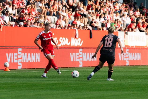 Fussball: Google Pixel Frauen-Bundesliga, 2. Spieltag, FC Bayern München Frauen - 1. FSV Mainz 05 Frauen am 31.08.2026 in München (FC Bayern Campus-Stadion), Deutschland, Saison 2026 2027: Giulia Gwinn (FC Bayern München, 7) Paula Flach (Mainz 05, 18) München FC Bayern Campus-Stadion Deutschland *** Soccer Google Pixel Women s Bundesliga, Matchday 2, FC Bayern Munich Women 1 vs. FSV Mainz 05 Women on August 31, 2026, at FC Bayern Campus Stadium in Munich, Germany, 2026–2027 season. Giulia Gwinn (FC Bayern Munich), 7; Paula Flach (Mainz 05), 18; Munich, FC Bayern Campus Stadium, Germany Copyright: xPhilippxImhofx