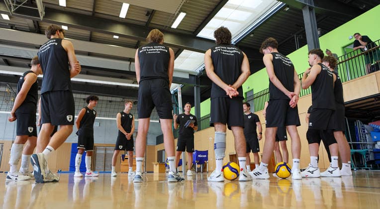 2026.08.31, Deutschland, Ludwigsburg, Volleyball Barock Volleys MTV Ludwigsburg Trainingsauftakt, Trainer Patrick Steuerwald (Mitte)