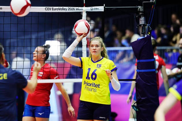 BRNO, TJECKIEN 20260831 Sveriges Vilma Julevik värmer upp under attondelsfinalen i damernas volleyboll-EM mellan Tjeckien och Sverige i Brno, Tjeckien. BRNO TJECKIEN x9200x