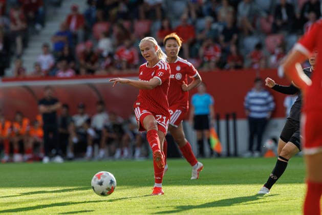 Pernille Harder (21, FC Bayern München) beim Spiel zwischen FC Bayern München v 1.FSV Mainz 05, Fussball, Frauen, Google Pixel Frauen-Bundesliga, 2026 2027, 2.Spieltag am 31.08.2026 in München, FC Bayern Campus. DFL and DFB regulations prohibit any use of photographs as image sequences and or quasi-video. Bayern Deutschland *** Pernille Harder, 21, FC Bayern Munich, during the match between FC Bayern Munich and 1. FSV Mainz 05, soccer, women s, Google Pixel Women s Bundesliga, 2026–2027, Matchday 2 on August 31, 2026, in Munich, FC Bayern Campus. DFL and DFB regulations prohibit any use of photographs as image sequences and or quasi-video. Bayern, Germany