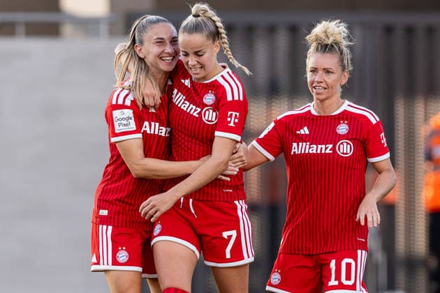 Katharina Naschenweng (FC Bayern Muenchen Frauen, 19) und Linda Dallmann (FC Bayern Muenchen Frauen, 10) bejubeln mit Giulia Gwinn (FC Bayern Muenchen Frauen, 07) deren Tor zum 1:0 GER, FC Bayern Muenchen Frauen vs. 1. FSV Mainz 05, Fussball, Google Pixel Frauen-Bundesliga, 2. Spieltag, Saison 2026 2027, 31.08.2026 (DFL DFB REGULATIONS PROHIBIT ANY USE OF PHOTOGRAPHS as IMAGE SEQUENCES and or QUASI-VIDEO). Foto: HMB Media Heike Feiner *** Katharina Naschenweng of FC Bayern Munich Women (No. 19) and Linda Dallmann of FC Bayern Munich Women (No. 10) celebrate with Giulia Gwinn of FC Bayern Munich Women (No. 07) after she scored the goal to make it 1–0 for Germany, FC Bayern Munich Women vs. 1. FSV Mainz 05, Soccer, Google Pixel Women’s Bundesliga, Matchday 2, 2026–2027 Season, August 31, 2026. DFL and DFB regulations prohibit any use of photographs as image sequences and or quasi-video. Photo: HMB Media, Heike Feiner Copyright: HMBxMedia HeikexFeiner