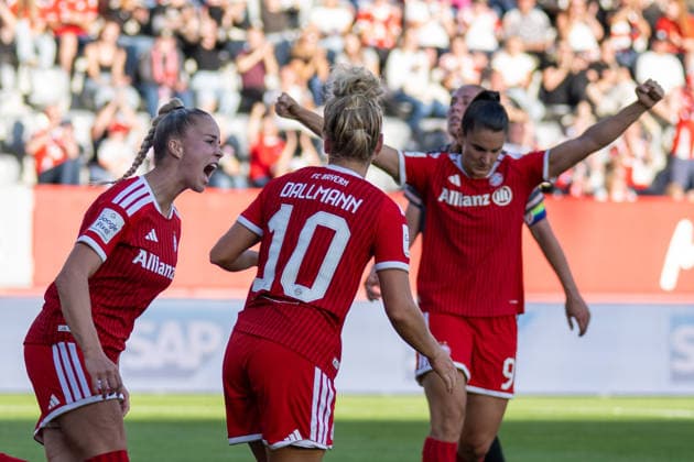 Torjubel zum 1:0, Giulia Gwinn 7 (FC Bayern Muenchen), Linda Dallmann 10 (FC Bayern Muenchen), Jovana Damnjanovic 9 (FC Bayern Muenchen), FC Bayern Frauen Muenchen - 1. FSV Mainz 05, Google Pixel Frauenbundesliga, 2. Spieltag, 31.08.26 DFB regulations prohibit any use of photographs as image sequences and or quasi-video. (kolbert-press) Muenchen Bayern Deutschland *** Goal celebration for the 1-0 lead: Giulia Gwinn 7 (FC Bayern Munich), Linda Dallmann 10 (FC Bayern Munich), Jovana Damnjanovic 9 (FC Bayern Munich), FC Bayern Munich Women 1 vs. FSV Mainz 05, Google Pixel Women s Bundesliga, Matchday 2, August 31, 2026. DFB regulations prohibit any use of photographs as image sequences and or quasi-video. Kolbert Press, Munich, Bayern, Germany Copyright: xkolbert-press UlrichxGamelx