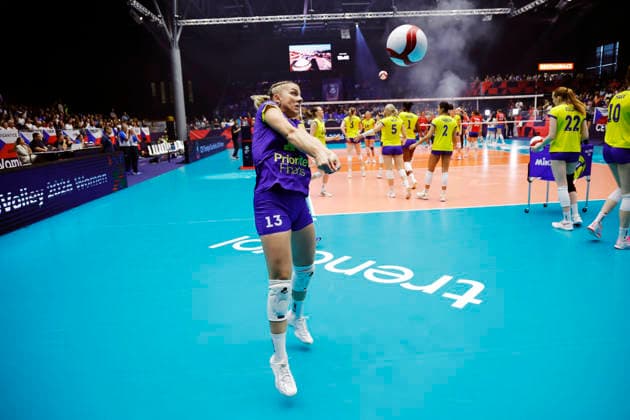 BRNO, TJECKIEN 20260831 Sveriges Filippa Brink värmer upp under attondelsfinalen i damernas volleyboll-EM mellan Tjeckien och Sverige i Brno, Tjeckien. BRNO TJECKIEN x9200x