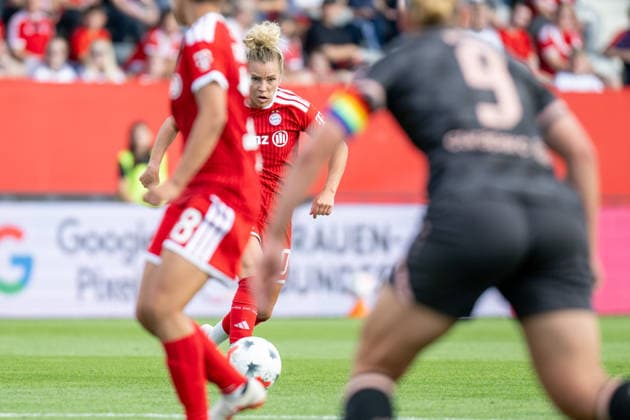 Linda Dallmann 10 (FC Bayern Muenchen), FC Bayern Frauen Muenchen - 1. FSV Mainz 05, Google Pixel Frauenbundesliga, 2. Spieltag, 31.08.26 DFB regulations prohibit any use of photographs as image sequences and or quasi-video. (kolbert-press) Muenchen Bayern Deutschland *** Linda Dallmann 10 FC Bayern Munich, FC Bayern Women Munich 1 FSV Mainz 05, Google Pixel Women s Bundesliga, Matchday 2, August 31, 2026 DFB regulations prohibit any use of photographs as image sequences and or quasi-video; Kolbert Press Munich, Bayern, Germany Copyright: xkolbert-press UlrichxGamelx