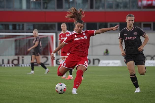 Bayerns 8 Lena OBERDORF. Frauenfussball: Muenchen - Mainz. Frauen - Fußball - Bundesliga, FC Bayern München - 1. FSV Mainz 05, 1.Spieltag, Saison 2026-2027, am 31.08.2026 in Muenchen, F C B A Y E R N C A M P U S, Deutschland. Quelle Copyright Credit : Oryk HAIST *** Bayern s No. 8 Lena OBERDORF, Women s Soccer, Munich vs. Mainz, Women s Soccer Bundesliga, FC Bayern Munich 1 vs. FSV Mainz 05, Matchday 1, 2026–2027 season, on August 31, 2026, in Munich, FC Bayern Campus, Germany Source: Copyright Credit Oryk HAIST xFRAUENFUSSBALL-BAYERN-MAINZx