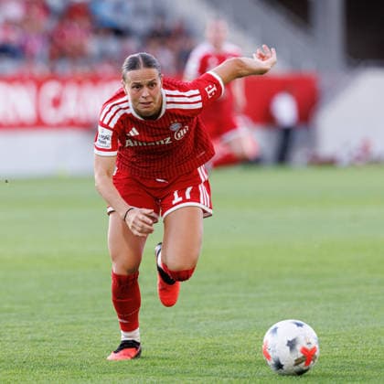 Klara Bühl (17, FC Bayern München) beim Spiel zwischen FC Bayern München v 1.FSV Mainz 05, Fussball, Frauen, Google Pixel Frauen-Bundesliga, 2026 2027, 2.Spieltag am 31.08.2026 in München, FC Bayern Campus. DFL and DFB regulations prohibit any use of photographs as image sequences and or quasi-video. Bayern Deutschland *** Klara Bühl, 17, FC Bayern Munich, during the match between FC Bayern Munich and 1. FSV Mainz 05, soccer, women’s, Google Pixel Women’s Bundesliga, 2026–2027, Matchday 2 on August 31, 2026, in Munich, FC Bayern Campus. DFL and DFB regulations prohibit any use of photographs as image sequences and or quasi-video. Bayern, Germany
