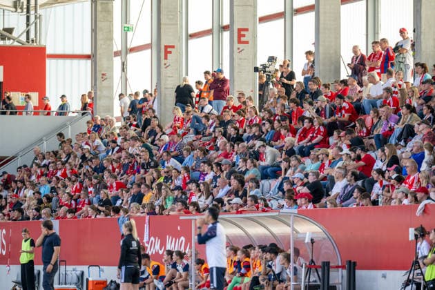 Die Fans der FC Bayern Frauen, FC Bayern Frauen Muenchen - 1. FSV Mainz 05, Google Pixel Frauenbundesliga, 2. Spieltag, 31.08.26 DFB regulations prohibit any use of photographs as image sequences and or quasi-video. (kolbert-press) Muenchen Bayern Deutschland *** Fans of FC Bayern Women, FC Bayern Women Munich 1 vs. FSV Mainz 05, Google Pixel Women’s Bundesliga, Matchday 2, August 31, 2026. DFB regulations prohibit any use of photographs as image sequences and or quasi-video. Kolbert Press, Munich, Bayern, Germany Copyright: xkolbert-press UlrichxGamelx