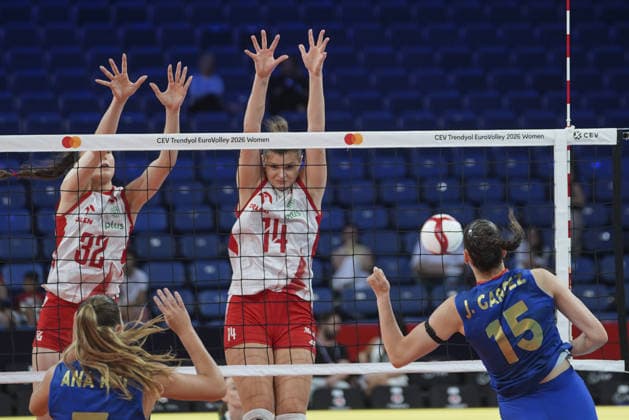 Poland v Portugal - CEV EuroVolley 2026 ISTANBUL, TURKIYE - AUGUST 31: Monika Lampkowska (14) of Poland in action against Joana Garcez (15) of Portugal during the 2026 CEV Women s European Volleyball Championship Round of 16 match between Poland and Portugal at Sinan Erdem Sports Hall in Istanbul, Turkiye, on August 31, 2026. Beyza Comert Anadolu Istanbul Turkey. Editorial use only. Please get in touch for any other usage.  Copyright: x2026xAnadoluxBeyzaxComertx
