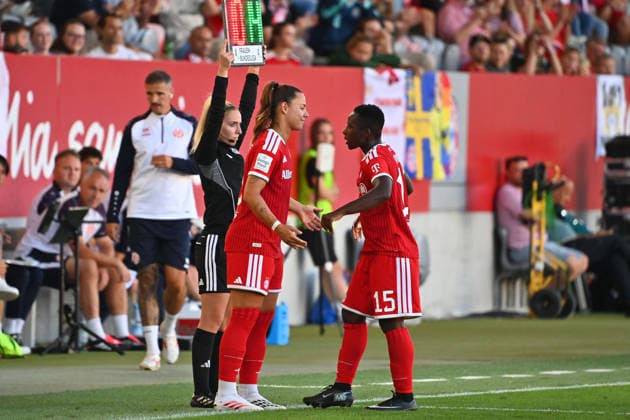 Comeback Lena OBERDORF (FCB),Einwechslung fuer Bernadette KAKOUNAN AMANI (FCB)., Fussball Google Pixel Bundesliga der Frauen Saison 2026 2027, 2.Spieltag, Spieltag02 FC Bayern Muenchen Frauen - 1.FSV Mainz 05 am 31.08.2026 FC BAYERN CAMPUS *** Lena OBERDORF (FCB) Makes a Comeback; Substitute for Bernadette KAKOUNAN AMANI (FCB); Soccer; Google Pixel; Women s Bundesliga; 2026–2027 Season; Matchday 2, Matchday 02: FC Bayern Munich Women 1 vs. FSV Mainz 05 on August 31, 2026, FC BAYERN CAMPUS