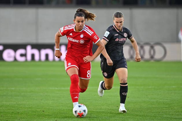 Comeback Lena OBERDORF (FCB), am Ball,Aktion,Zweikampf. Fussball Google Pixel Bundesliga der Frauen Saison 2026 2027, 2.Spieltag, Spieltag02 FC Bayern Muenchen Frauen - 1.FSV Mainz 05 am 31.08.2026 FC BAYERN CAMPUS *** Lena OBERDORF s Comeback, FCB, On the Ball, Action, Tackle, Soccer, Google Pixel, Women s Bundesliga, 2026–2027 Season, Matchday 2, Matchday 02: FC Bayern Munich Women 1 vs. FSV Mainz 05 on August 31, 2026, FC BAYERN CAMPUS