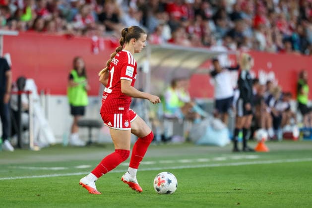 Sarah Mattner (FC Bayern Muenchen, 11) mit Ball, GER, FC Bayern Muenchen vs. 1. FSV Mainz 05, Fussball, Google Pixel Frauen-Bundesliga, 2. Spieltag, Saison 2026 2027, 31.08.2026, DFL DFB REGULATIONS PROHIBIT ANY USE OF PHOTOGRAPHS as IMAGE SEQUENCES and or QUASI-VIDEO, GER, FC Bayern Muenchen vs. 1. FSV Mainz 05, Fussball, Google Pixel Frauen-Bundesliga, 2. Spieltag, Saison 2026 2027, 31.08.2026 Muenchen *** Sarah Mattner, FC Bayern Munich, No. 11 with the ball, GER, FC Bayern Munich vs. 1 FSV Mainz 05, soccer, Google Pixel Women s Bundesliga, Matchday 2, 2026–2027 season, August 31, 2026, DFL and DFB regulations prohibit any use of photographs as image sequences and or quasi-video, GER, FC Bayern Munich vs. 1 FSV Mainz 05, soccer, Google Pixel Women’s Bundesliga, Matchday 2, 2026–2027 season, August 31, 2026, Munich Copyright: xEibner-Pressefoto JennixMaulx EP_JML