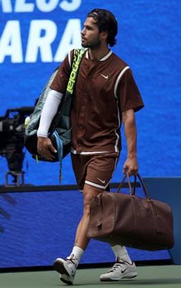 Carlos Alcaraz of Spain enters court 2026 US Open, Day Two, USTA Billie Jean King National Tennis Center, New York, USA - 31 Aug 2026New York USTA Billie Jean King National T New York (NY) United States of America EDITORIAL USE ONLY No use with unauthorised audio, video, data, fixture lists, club league logos or live services. Online in-match use limited to 120 images, no video emulation. No use in betting, games or single club league player publications. Copyright: xEllaxLing Shutterstockx 17124549d