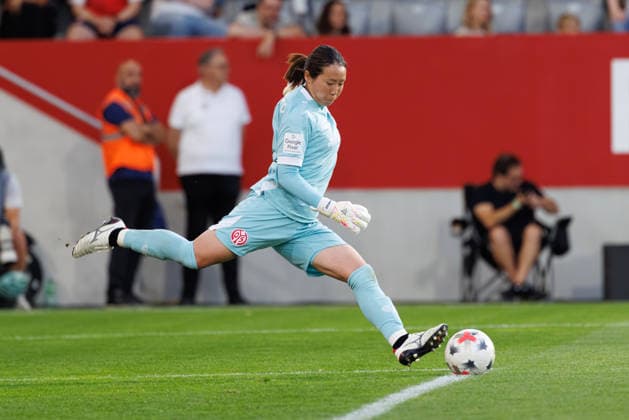 Mamiko Matsumoto (1, 1.FSV Mainz 05) beim Spiel zwischen FC Bayern München v 1.FSV Mainz 05, Fussball, Frauen, Google Pixel Frauen-Bundesliga, 2026 2027, 2.Spieltag am 31.08.2026 in München, FC Bayern Campus. DFL and DFB regulations prohibit any use of photographs as image sequences and or quasi-video. Bayern Deutschland *** Mamiko Matsumoto 1, 1 FSV Mainz 05 during the match between FC Bayern Munich and 1 FSV Mainz 05, soccer, women s, Google Pixel Women s Bundesliga, 2026–2027, Matchday 2 on August 31, 2026, in Munich, FC Bayern Campus. DFL and DFB regulations prohibit any use of photographs as image sequences and or quasi-video. Bayern, Germany