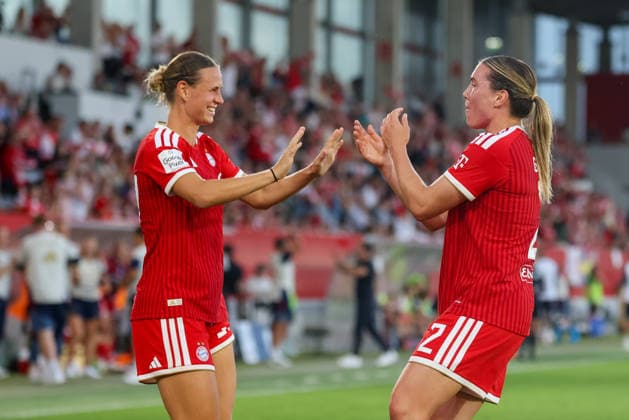 Jubel zum Tor zum 2:0 durch Vanessa Gilles (FC Bayern Muenchen, 02), Klara Buehl (FC Bayern Muenchen, 17) jubelt mit, GER, FC Bayern Muenchen vs. 1. FSV Mainz 05, Fussball, Google Pixel Frauen-Bundesliga, 2. Spieltag, Saison 2026 2027, 31.08.2026, DFL DFB REGULATIONS PROHIBIT ANY USE OF PHOTOGRAPHS as IMAGE SEQUENCES and or QUASI-VIDEO, GER, FC Bayern Muenchen vs. 1. FSV Mainz 05, Fussball, Google Pixel Frauen-Bundesliga, 2. Spieltag, Saison 2026 2027, 31.08.2026 Muenchen *** Celebration of the goal that made it 2-0 by Vanessa Gilles of FC Bayern Munich, 02; Klara Buehl of FC Bayern Munich, 17, joins in the celebration, GER, FC Bayern Munich vs. 1. FSV Mainz 05, soccer, Google Pixel Women’s Bundesliga, Matchday 2, 2026–2027 season, August 31, 2026, DFL and DFB regulations prohibit any use of photographs as image sequences and or quasi-video, GER, FC Bayern Munich vs. 1. FSV Mainz 05, soccer, Google Pixel Women’s Bundesliga, Matchday 2, 2026–2027 season, August 31, 2026, Munich Copyright: xEibner-Pressefoto JennixMaulx EP_JML