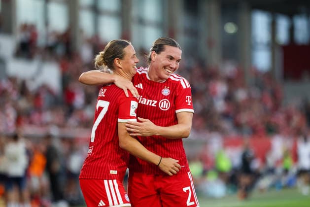 Jubel zum Tor zum 2:0 durch Vanessa Gilles (FC Bayern Muenchen, 02), Klara Buehl (FC Bayern Muenchen, 17) jubelt mit, GER, FC Bayern Muenchen vs. 1. FSV Mainz 05, Fussball, Google Pixel Frauen-Bundesliga, 2. Spieltag, Saison 2026 2027, 31.08.2026, DFL DFB REGULATIONS PROHIBIT ANY USE OF PHOTOGRAPHS as IMAGE SEQUENCES and or QUASI-VIDEO, GER, FC Bayern Muenchen vs. 1. FSV Mainz 05, Fussball, Google Pixel Frauen-Bundesliga, 2. Spieltag, Saison 2026 2027, 31.08.2026 Muenchen *** Celebration of the goal that made it 2-0 by Vanessa Gilles of FC Bayern Munich, 02; Klara Buehl of FC Bayern Munich, 17, joins in the celebration, GER, FC Bayern Munich vs. 1. FSV Mainz 05, soccer, Google Pixel Women’s Bundesliga, Matchday 2, 2026–2027 season, August 31, 2026, DFL and DFB regulations prohibit any use of photographs as image sequences and or quasi-video, GER, FC Bayern Munich vs. 1. FSV Mainz 05, soccer, Google Pixel Women’s Bundesliga, Matchday 2, 2026–2027 season, August 31, 2026, Munich Copyright: xEibner-Pressefoto JennixMaulx EP_JML