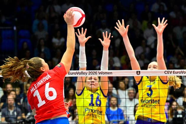 L-R Michaela Mlejnkova (CZE), Vilma Julevik (SWE) and Linda Andersson (SWE) in action during the Women s European Volleyball Championship, EuroVolley 2026, Round of 16, Czechia vs Sweden in Brno, Czech Republic, August 31, 2026. (CTKxPhoto VaclavxSalek) CTKPhotoP2026083106660  CTKPhotoP2026083106660