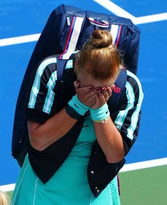 16 year old Kristina Liutova bursts into tears after her three set loss to Qinwen Zheng 2026 US Open, Day Two, USTA Billie Jean King National Tennis Center, New York, USA - 31 Aug 2026New York USTA Billie Jean King National T New York (NY) United States of America EDITORIAL USE ONLY No use with unauthorised audio, video, data, fixture lists, club league logos or live services. Online in-match use limited to 120 images, no video emulation. No use in betting, games or single club league player publications. Copyright: xJavierxGarcia Shutterstockx 17124548k