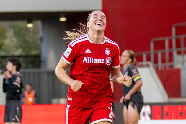 Torjubel zum 2:0, Vanessa Gilles 2 (FC Bayern Muenchen), die Torschuetzin, lacht freut siche, happy, FC Bayern Frauen Muenchen - 1. FSV Mainz 05, Google Pixel Frauenbundesliga, 2. Spieltag, 31.08.26 DFB regulations prohibit any use of photographs as image sequences and or quasi-video. (kolbert-press) Muenchen Bayern Deutschland *** Goal celebration after the 2-0 score; Vanessa Gilles (2) of FC Bayern Munich, the goal scorer, is laughing and celebrating; FC Bayern Women Munich 1 FSV Mainz 05, Google Pixel Women s Bundesliga, Matchday 2, August 31, 2026—DFB regulations prohibit any use of photographs as image sequences and or quasi-videos—Kolbert Press, Munich, Bavaria, Germany Copyright: xkolbert-press UlrichxGamelx