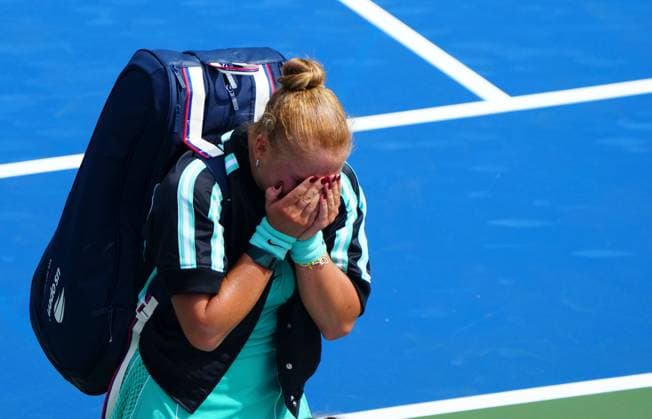 16 year old Kristina Liutova bursts into tears after her three set loss to Qinwen Zheng 2026 US Open, Day Two, USTA Billie Jean King National Tennis Center, New York, USA - 31 Aug 2026New York USTA Billie Jean King National T New York (NY) United States of America EDITORIAL USE ONLY No use with unauthorised audio, video, data, fixture lists, club league logos or live services. Online in-match use limited to 120 images, no video emulation. No use in betting, games or single club league player publications. Copyright: xJavierxGarcia Shutterstockx 17124548l