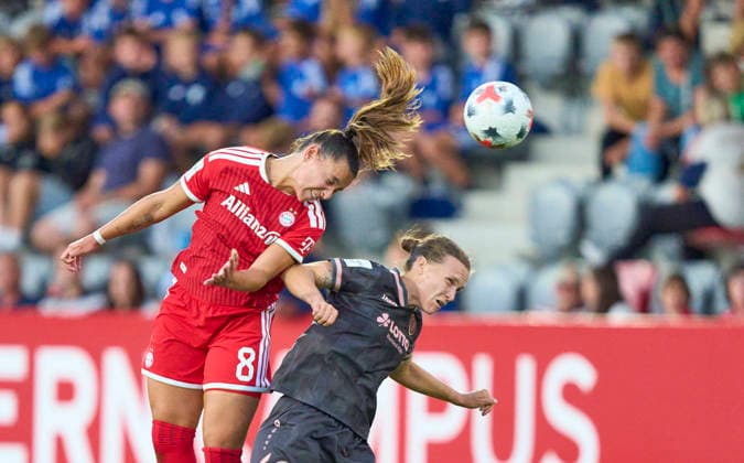 Lena Oberdorf of Bayern München compete for the ball, tackling, duel, header, zweikampf, action, fight against Nadine Anstatt in the women football match FC BAYERN MÜNCHEN - 1. FSV Mainz 05 on August 31, 2026 in Munich, Germany. Season 2026 2027, 1.Bundesliga, FCB, Muenchen, Google Pixel, Frauen Bundesliga matchday 2, 2.Spieltag
