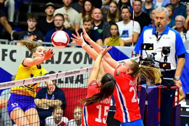 L-R Anna Haak (SWE), Magdalena Jehlarova (CZE) and Monika Brancuskova (CZE) in action during the Women s European Volleyball Championship, EuroVolley 2026, Round of 16, Czechia vs Sweden in Brno, Czech Republic, August 31, 2026. (CTKxPhoto VaclavxSalek) CTKPhotoP2026083106688  CTKPhotoP2026083106688