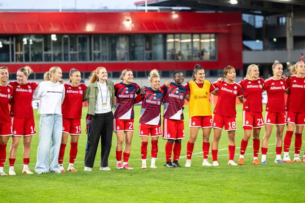 nach dem Sieg mit 2:0, sind die FC Bayern Frauen gluecklich und ausgelassen, FC Bayern Frauen Muenchen - 1. FSV Mainz 05, Google Pixel Frauenbundesliga, 2. Spieltag, 31.08.26 DFB regulations prohibit any use of photographs as image sequences and or quasi-video. (kolbert-press) Muenchen Bayern Deutschland *** After their 2-0 victory, the FC Bayern women are happy and jubilant: FC Bayern Women Munich 1, FSV Mainz 05; Google Pixel Women s Bundesliga, Matchday 2, August 31, 2026. DFB regulations prohibit any use of photographs as image sequences and or quasi-video. Kolbert Press, Munich, Bayern, Germany Copyright: xkolbert-press UlrichxGamelx