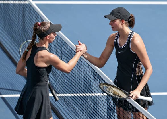 L-R. Tamara Korpatsch gratuliert der Siegerin Lilli Tagger (AUT), US Open Championships, Billie Jean King National Tennis Center, Flushing Meadows, New York, USA . Copyright: xJuergenxHasenkopfx